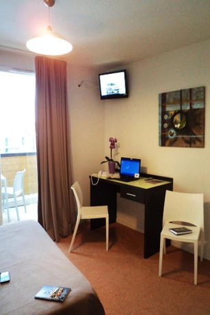 Imagen de la habitación del Hotel Adonis Honfleur. Foto 10