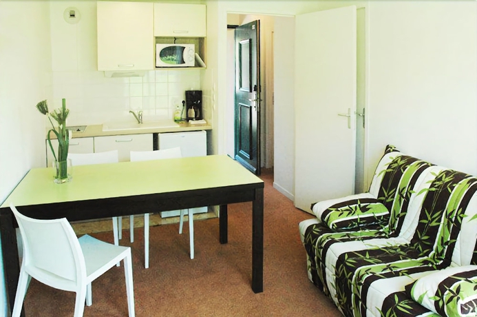 Imagen de la habitación del Hotel Adonis Honfleur. Foto 15