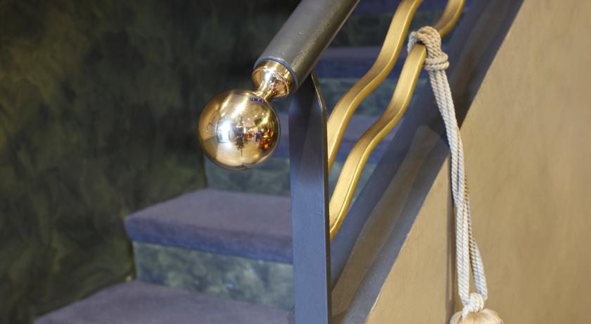 Imagen de los interiores del Hotel Adonis Marseille Vieux Port. Foto 11