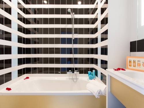 Imagen de la habitación del Hotel Adonis Mougins. Foto 3