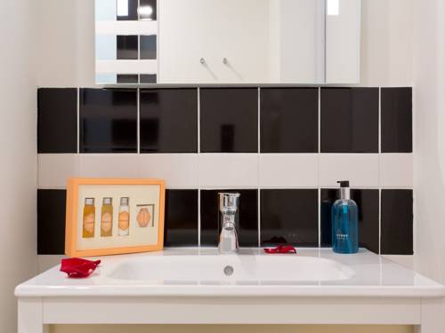 Imagen de la habitación del Hotel Adonis Mougins. Foto 5