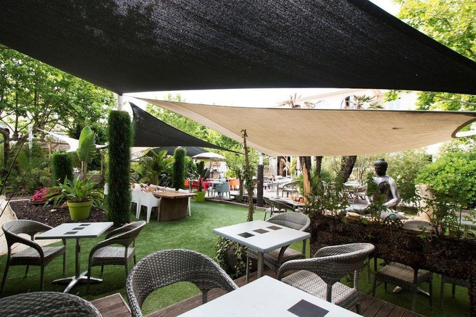 Imagen general del Hotel Adonis Sanary Grand Des Bains. Foto 2