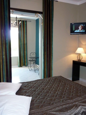 Imagen general del Hotel Adonis Sanary Grand Des Bains. Foto 11