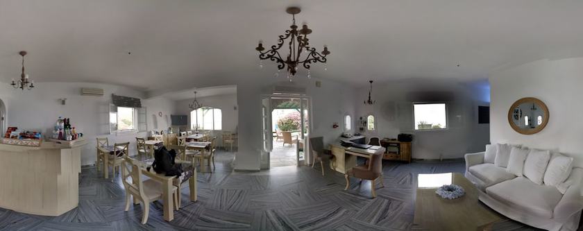 Imagen de los interiores del Hotel Adonis and Apartments. Foto 19