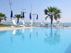 Imagen de la piscina del Hotel Adora Calma Beach. Foto 10