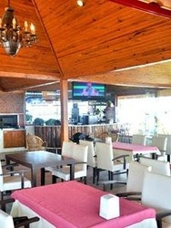 Imagen del bar/restaurante del Hotel Adora Calma Beach. Foto 2