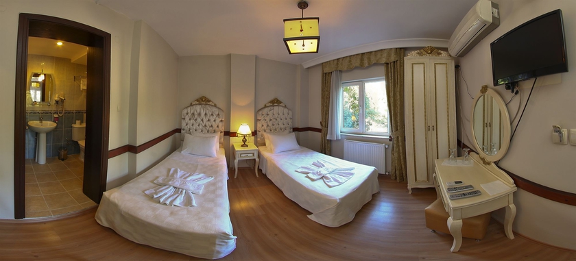 Imagen de la habitación del Hotel Adora. Foto 6