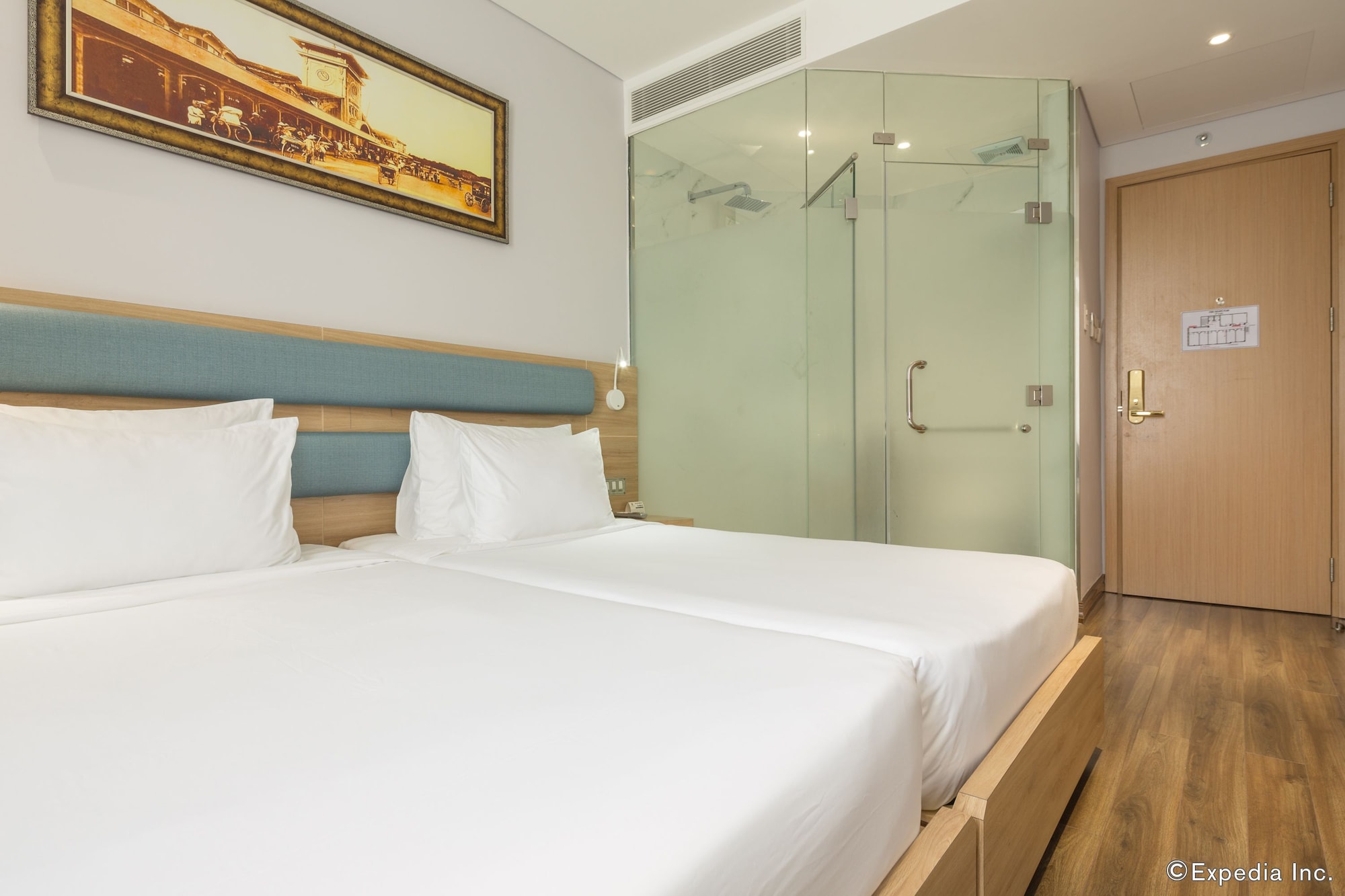 Imagen de la habitación del Hotel Adora Mira. Foto 7