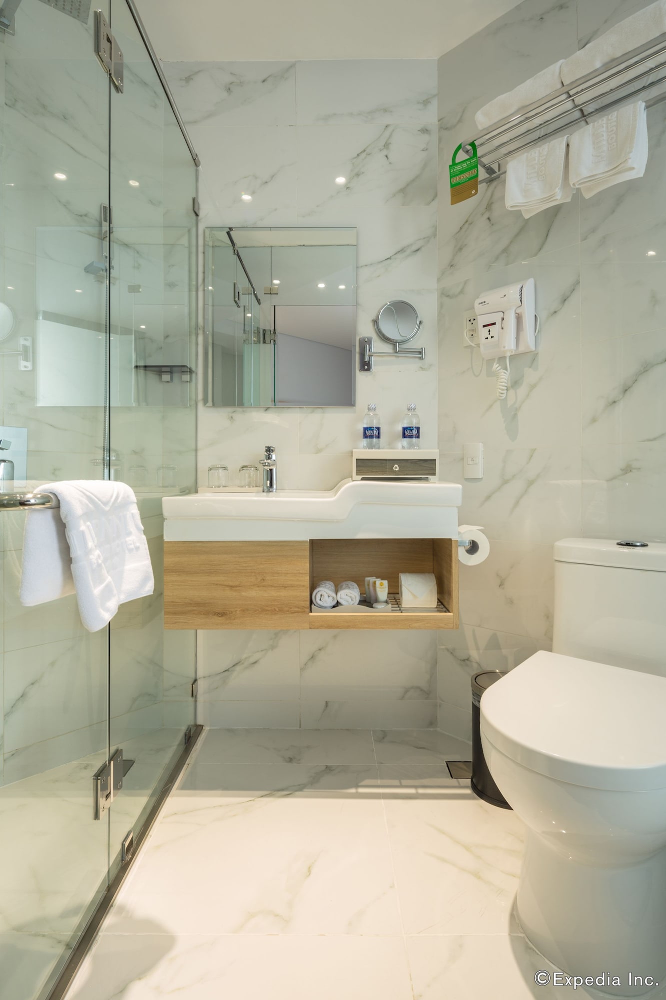 Imagen de la habitación del Hotel Adora Mira. Foto 12