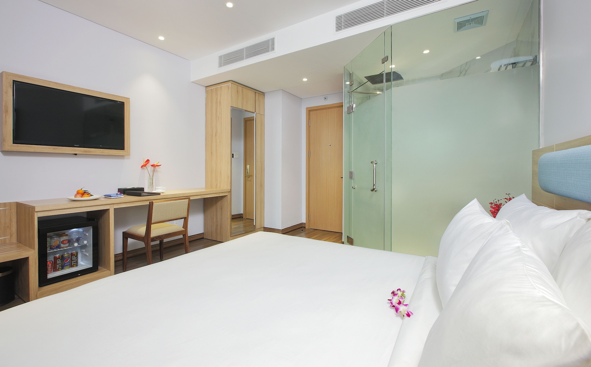 Imagen de la habitación del Hotel Adora Mira. Foto 14