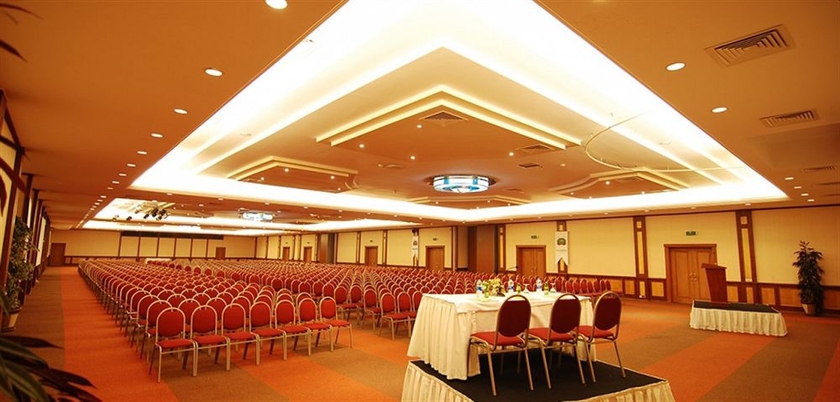 Imagen de los interiores del Hotel Adorahotel and Resort. Foto 12