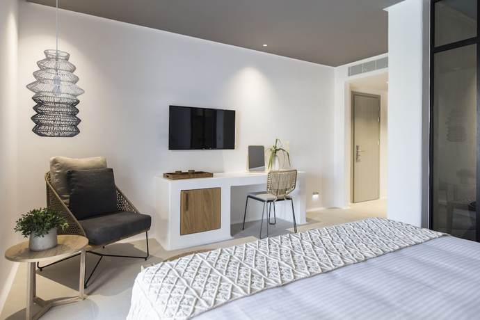 Imagen de la habitación del Hotel Adorno Beach and Suites. Foto 14