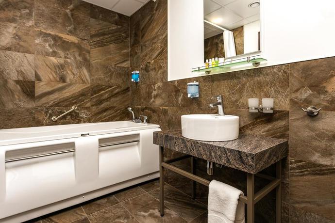 Imagen general del Hotel Adoryal. Foto 2