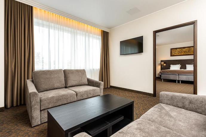 Imagen general del Hotel Adoryal. Foto 4