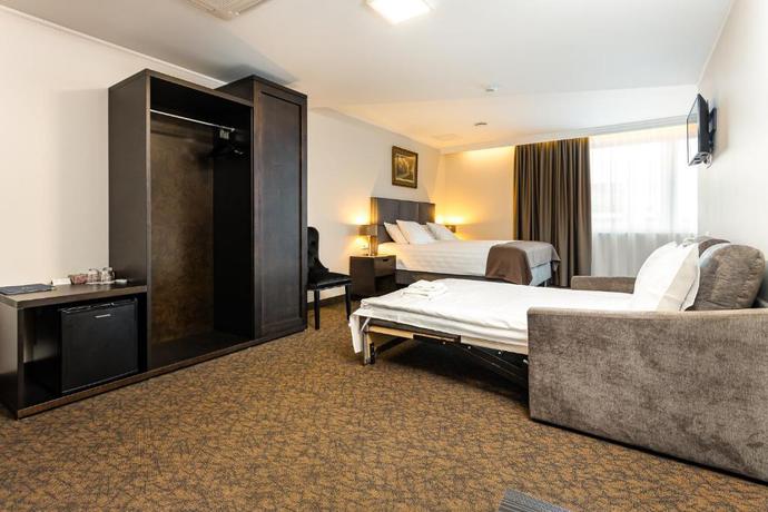 Imagen general del Hotel Adoryal. Foto 10