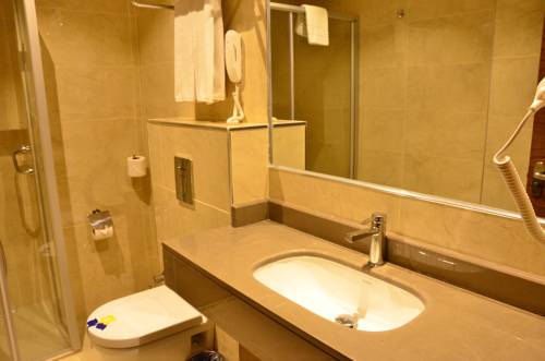 Imagen de la habitación del Hotel Adranos. Foto 1