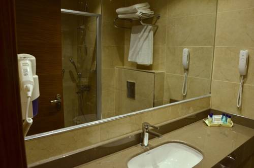 Imagen de la habitación del Hotel Adranos. Foto 6