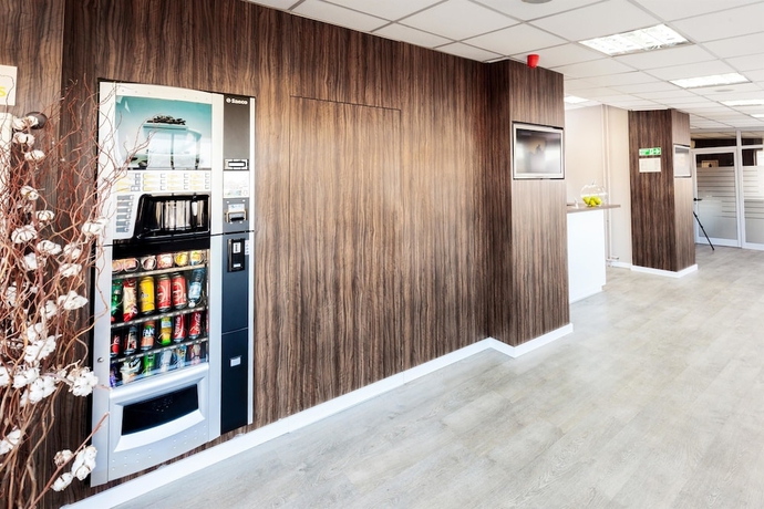 Imagen de los interiores del Hotel Adresa Suites. Foto 14