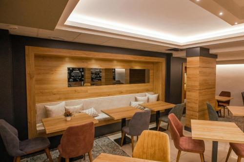 Imagen general del Hotel Adresin. Foto 4
