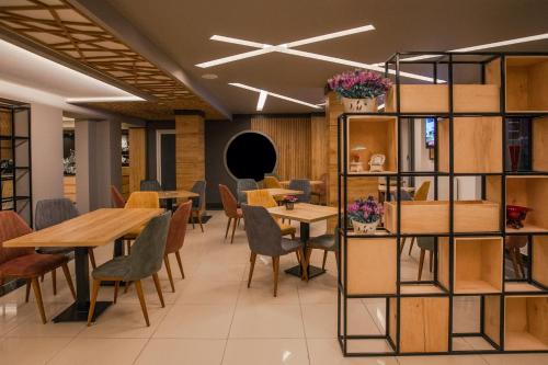 Imagen general del Hotel Adresin. Foto 5