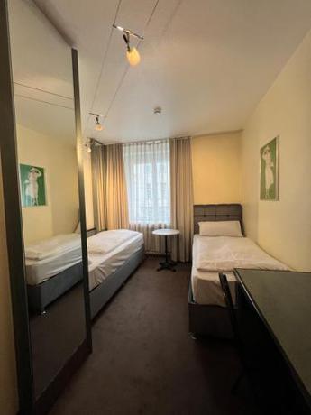 Imagen general del Hotel Adrett K&ouml;nigsallee, Dusseldorf. Foto 9