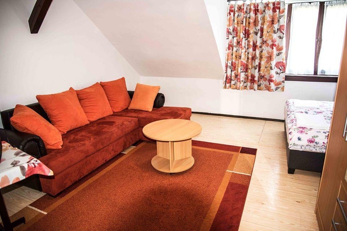 Imagen general del Hotel Adri Apartman. Foto 4