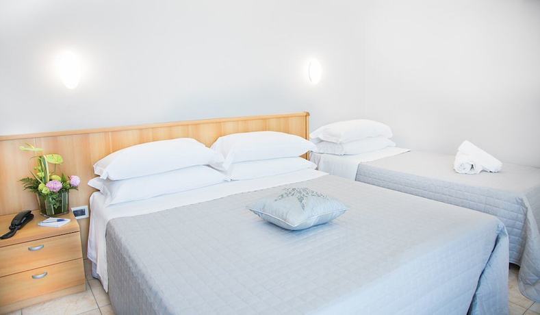 Imagen de la habitación del Hotel Adria, Alba Adri&aacute;tica. Foto 9