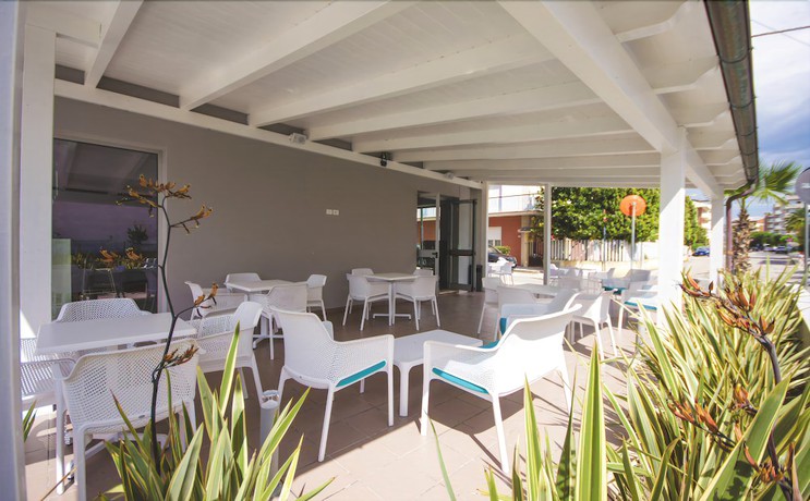 Imagen de los exteriores del Hotel Adria, Alba Adri&aacute;tica. Foto 15