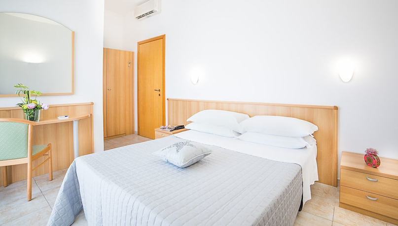 Imagen de la habitación del Hotel Adria, Alba Adri&aacute;tica. Foto 10