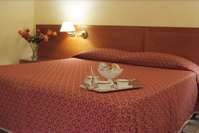 Imagen de la habitación del Hotel Adria, Bari. Foto 10