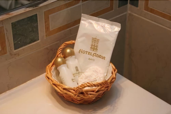 Imagen de la habitación del Hotel Adria, Bari. Foto 15