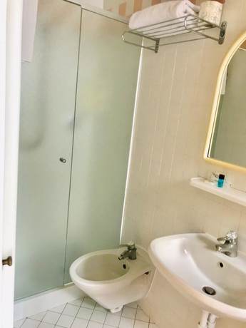 Imagen de la habitación del Hotel Adria Beach. Foto 4