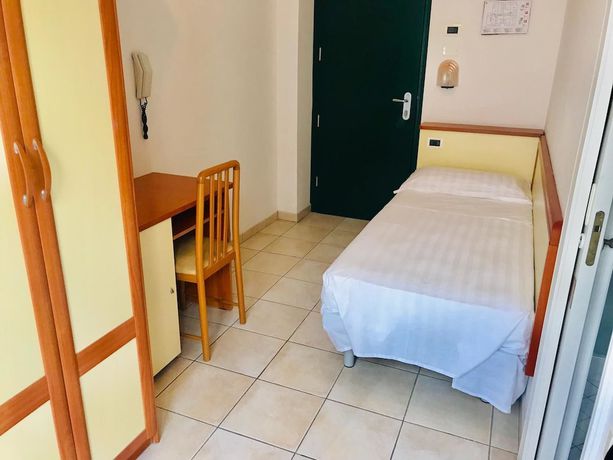 Imagen de la habitación del Hotel Adria Beach. Foto 6