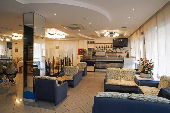 Imagen del bar/restaurante del Hotel Adria, C&agrave; Bianchini. Foto 3