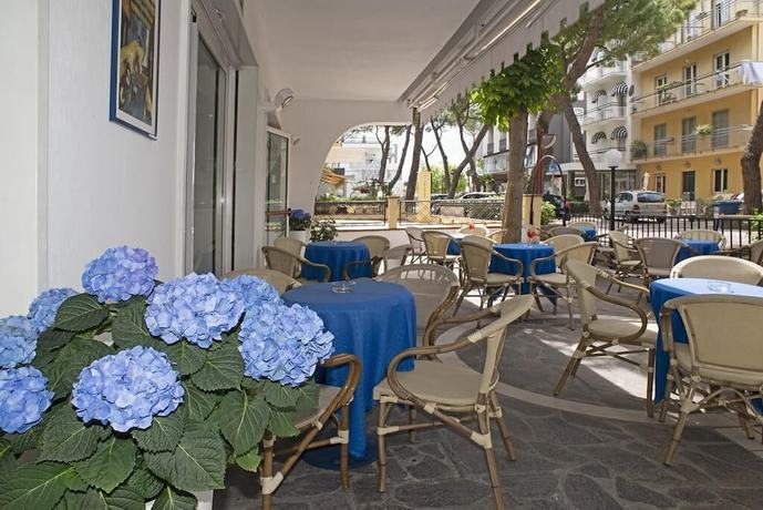 Imagen de los exteriores del Hotel Adria, C&agrave; Bianchini. Foto 12