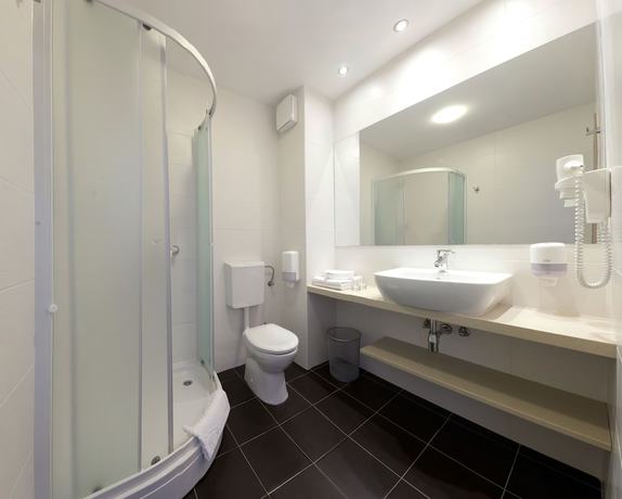 Imagen de la habitación del Hotel Adria Dubrovnik. Foto 13