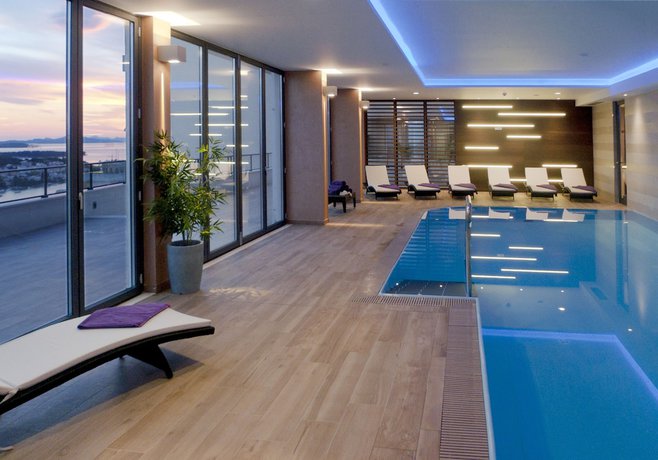 Imagen de la piscina del Hotel Adria Dubrovnik. Foto 16