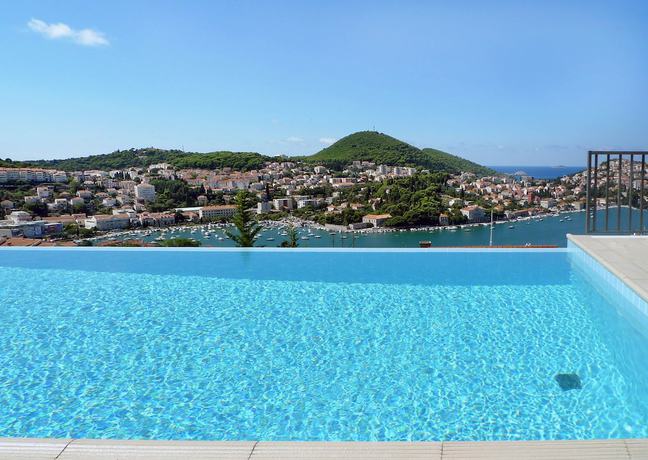 Imagen de la piscina del Hotel Adria Dubrovnik. Foto 17