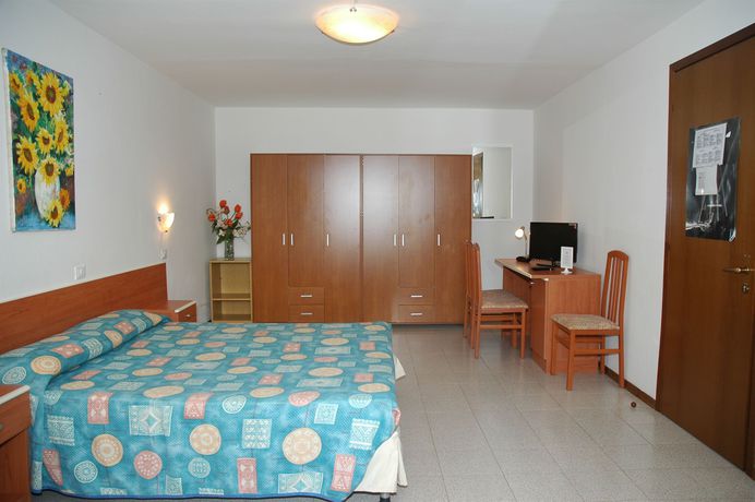 Imagen de los exteriores del Hotel Adria, Lignano Sabbiadoro. Foto 12