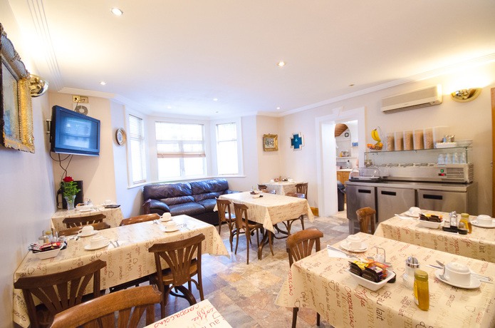 Imagen de los interiores del Hotel Adria, Londres. Foto 6