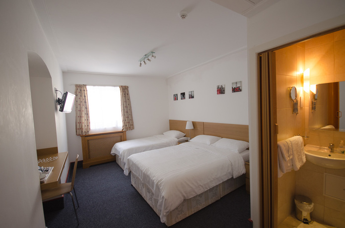 Imagen de la habitación del Hotel Adria, Londres. Foto 4