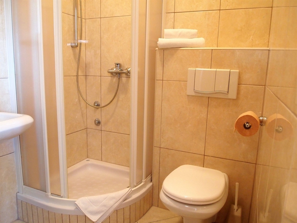 Imagen de la habitación del Hotel Adria, Malinska. Foto 9