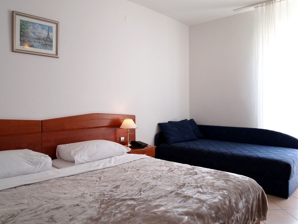Imagen de la habitación del Hotel Adria, Malinska. Foto 10