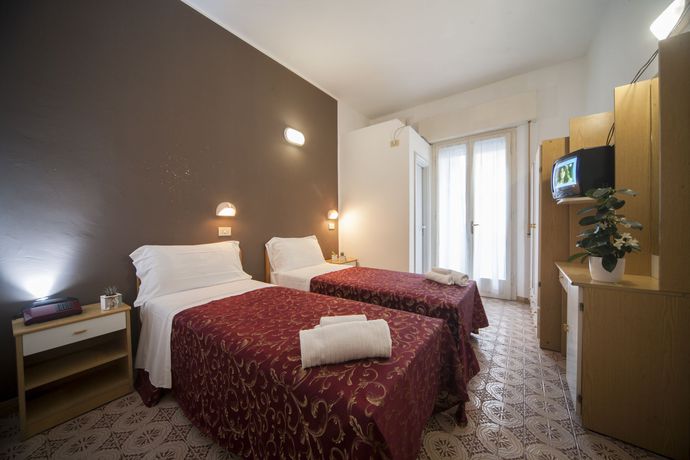 Imagen de la habitación del Hotel Adria Mare. Foto 7