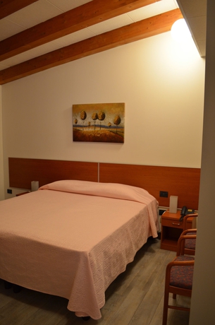 Imagen de los interiores del Hotel Adria, Mestre. Foto 15