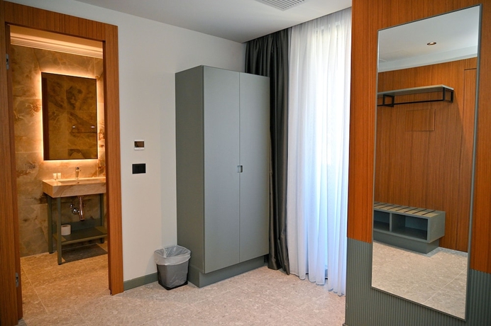 Imagen de la habitación del Hotel Adria Palace. Foto 10