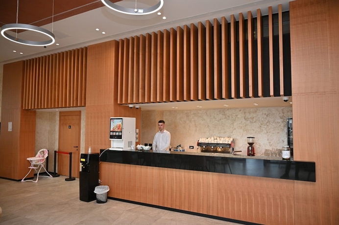 Imagen del bar/restaurante del Hotel Adria Palace. Foto 2