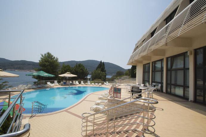 Imagen de los exteriores del Hotel Adria, Vela Luka. Foto 7