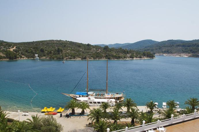 Imagen de los exteriores del Hotel Adria, Vela Luka. Foto 8