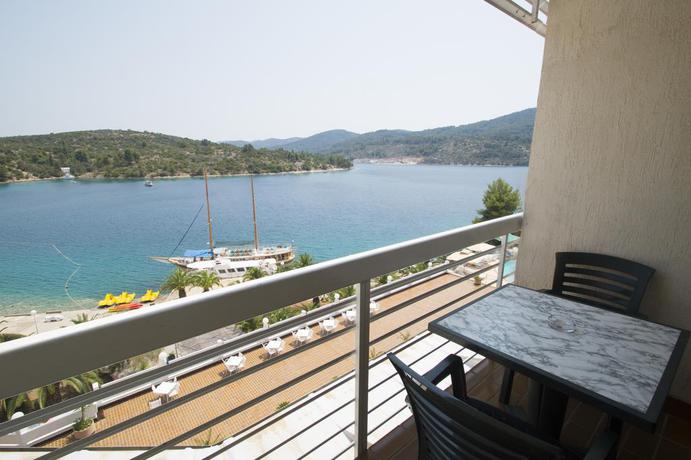 Imagen de los exteriores del Hotel Adria, Vela Luka. Foto 9